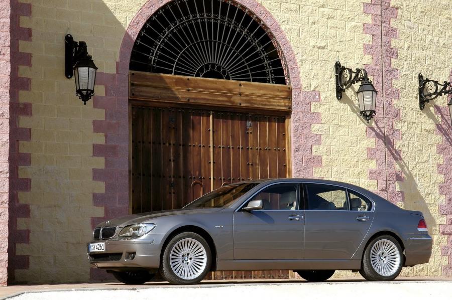  BMW 7-Series L 2006 года  (фото 14 из 89)